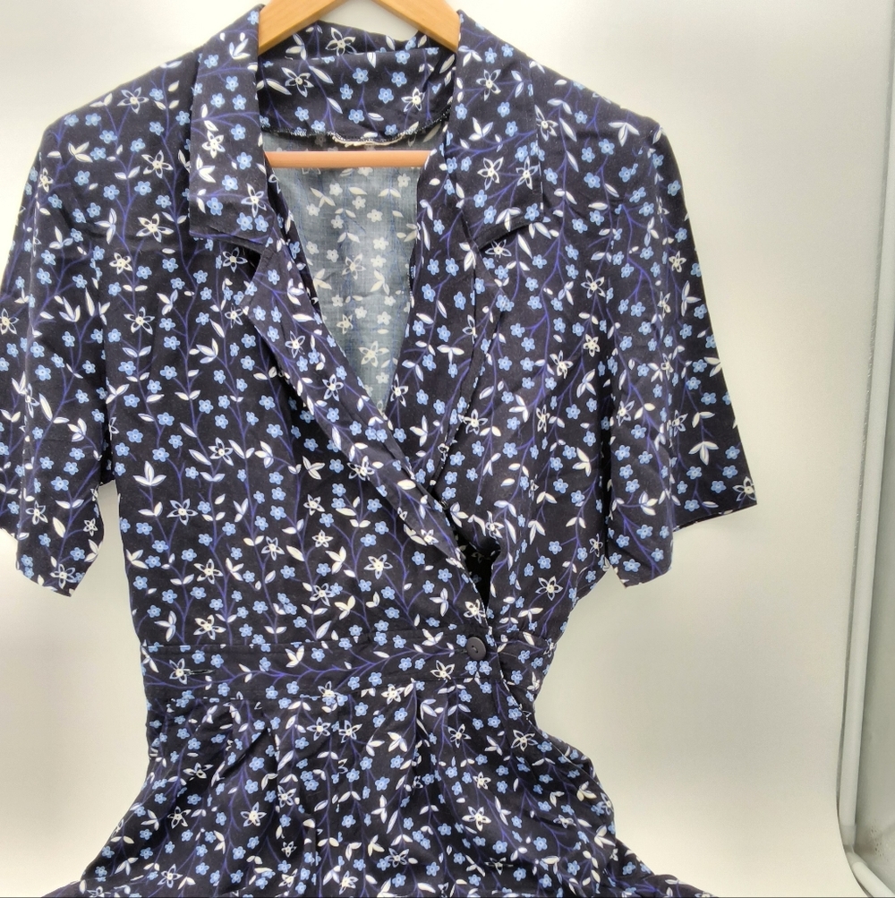 Vintage 1990s Navy Blue Floral Short Sleeve Romper - Picture 4 of 10